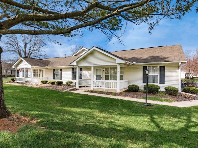 1206 Hillview Circle E, Newark, OH 43055 Photo 2