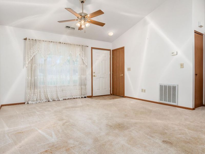 1206 Hillview Circle E, Newark, OH 43055 Photo 8