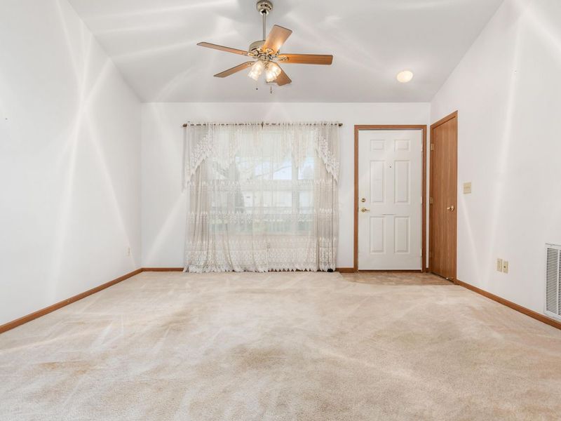 1206 Hillview Circle E, Newark, OH 43055 Photo 9