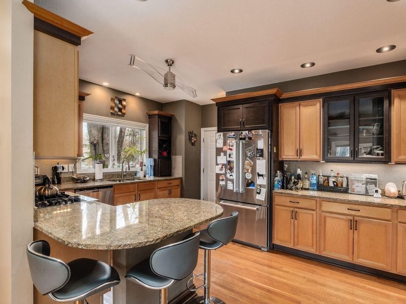 586 Pinegrove Place, Columbus, OH 43230 Photo 13