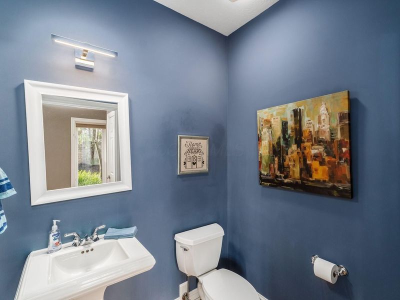 586 Pinegrove Place, Columbus, OH 43230 Photo 14