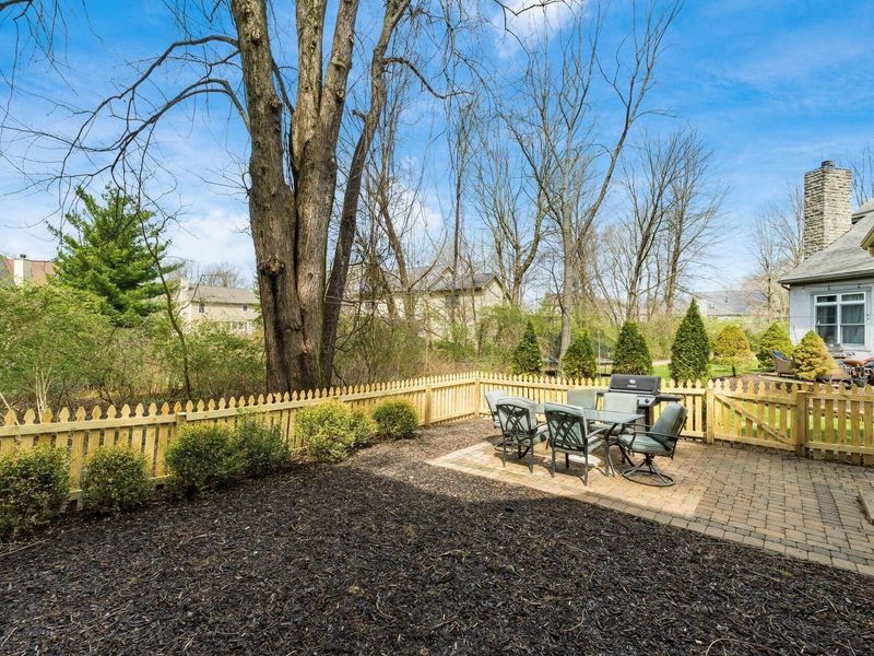 586 Pinegrove Place, Columbus, OH 43230 Photo 32