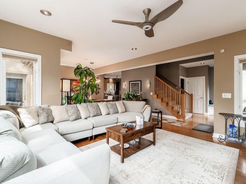 586 Pinegrove Place, Columbus, OH 43230 Photo 7