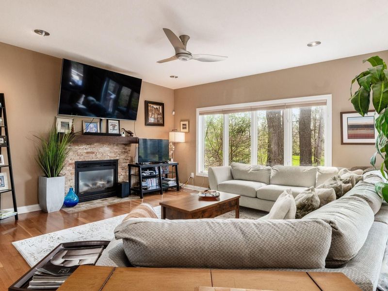 586 Pinegrove Place, Columbus, OH 43230 Photo 8