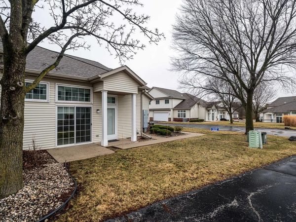 2412 Fox River PARKWAY, Unit G, Waukesha, WI 53189