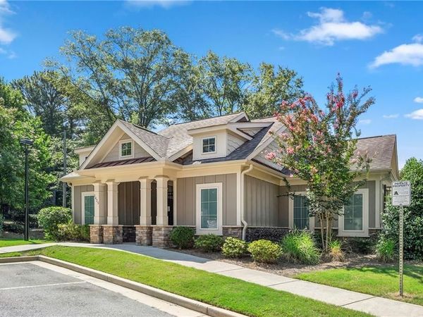 2160 Prestwick Court , Atlanta, GA 30319