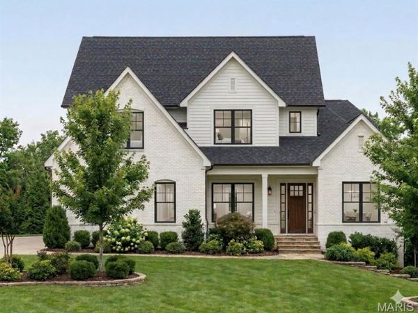 556 Graeser Road, Creve Coeur, MO 63141
