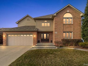 35809 Schmid Drive, New Baltimore, MI 48047