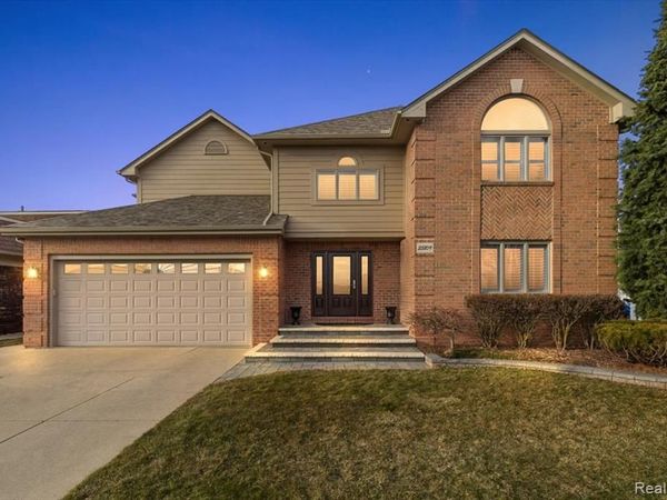 35809 Schmid Drive, New Baltimore, MI 48047