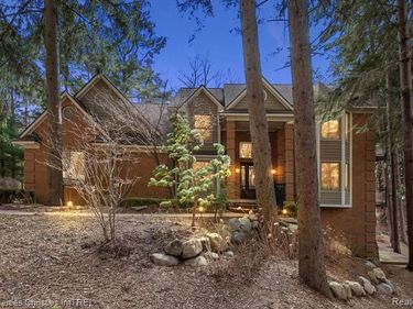 1009 Tall Pines Trail, Highland Twp, MI 48356