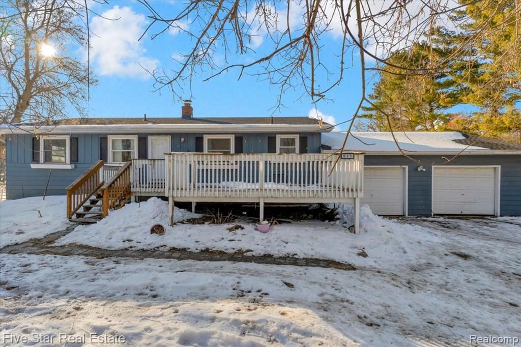 911 S Duck Lake Road, Milford Township, MI 48381 Main Photo