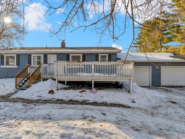 911 S Duck Lake Road, Milford Twp, MI 48381