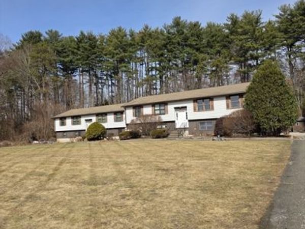 204 Bourne St, Unit 204, Palmer, MA 01080