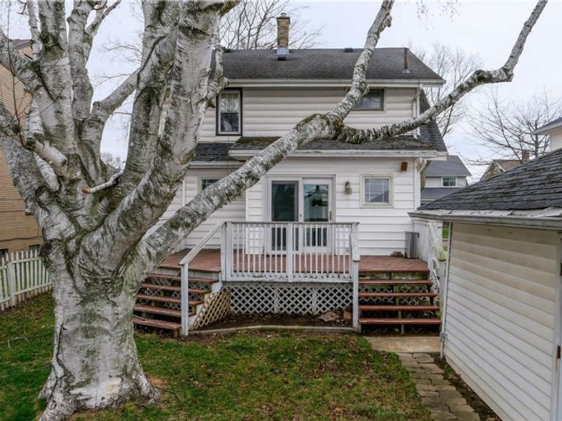 352 Bellflower Avenue NW, Canton, OH 44708 Photo 2