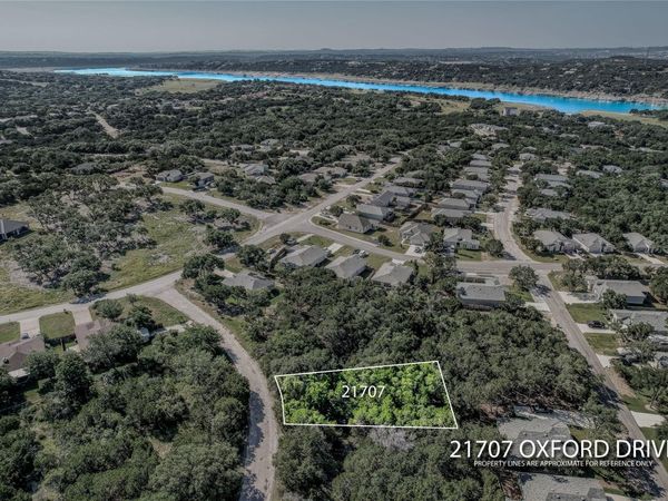 21707 Oxford DR , Lago Vista, TX 78645