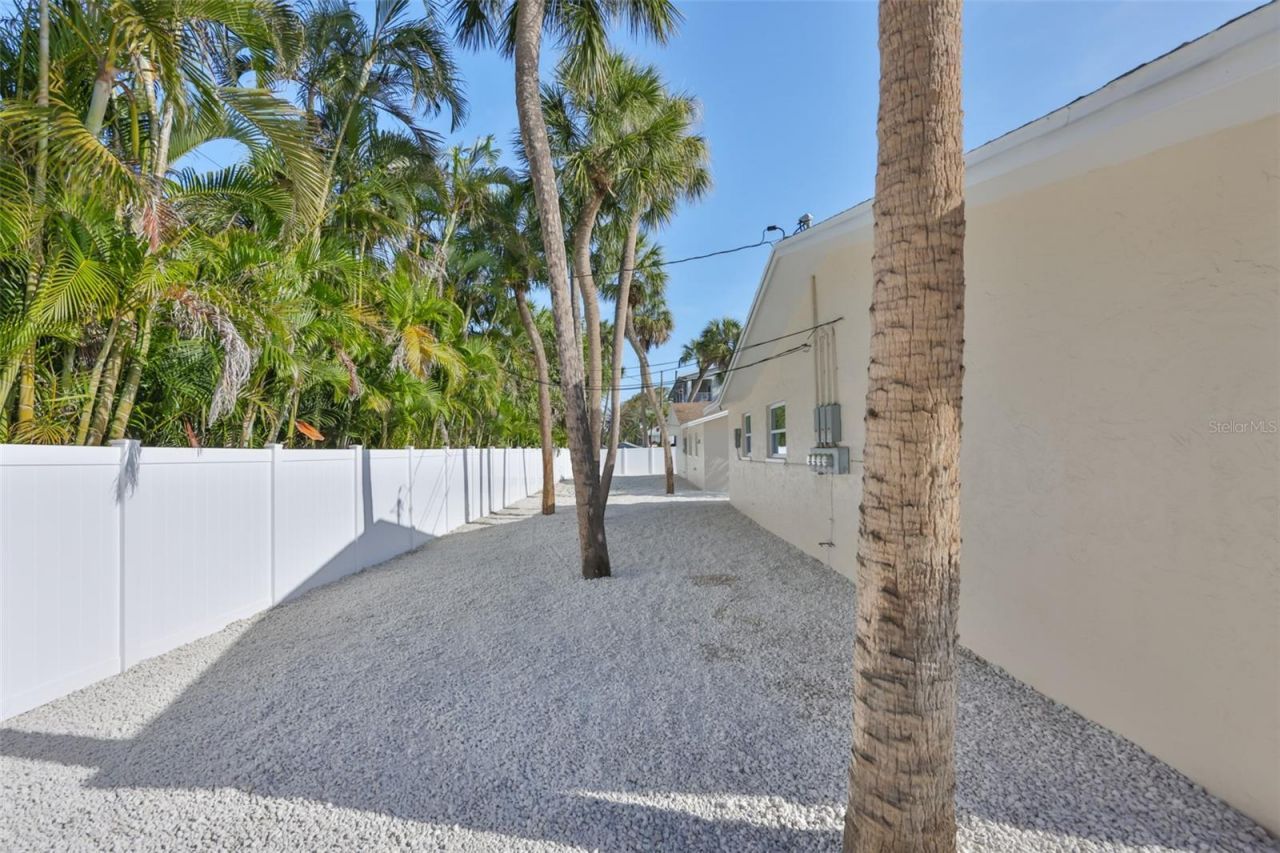 722-724 1st Street, Indian Rocks Beach, FL 33785 Photo