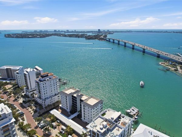 226 GOLDEN GATE POINT, Unit 34, SARASOTA, FL 34236