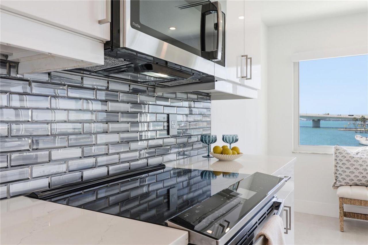 226 Golden Gate Point, Unit 34, Sarasota, FL 34236 Photo