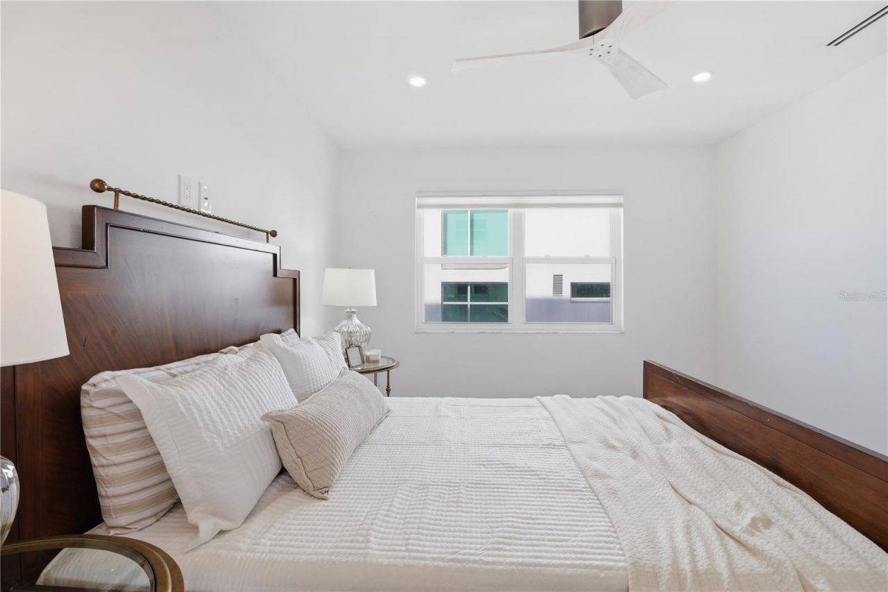 226 Golden Gate Point, Unit 34, Sarasota, FL 34236 Photo