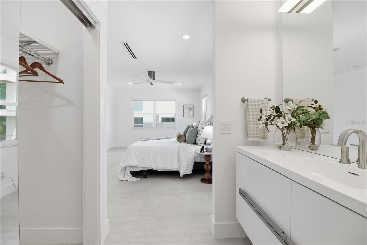 226 Golden Gate Point, Unit 34, Sarasota, FL 34236 Photo