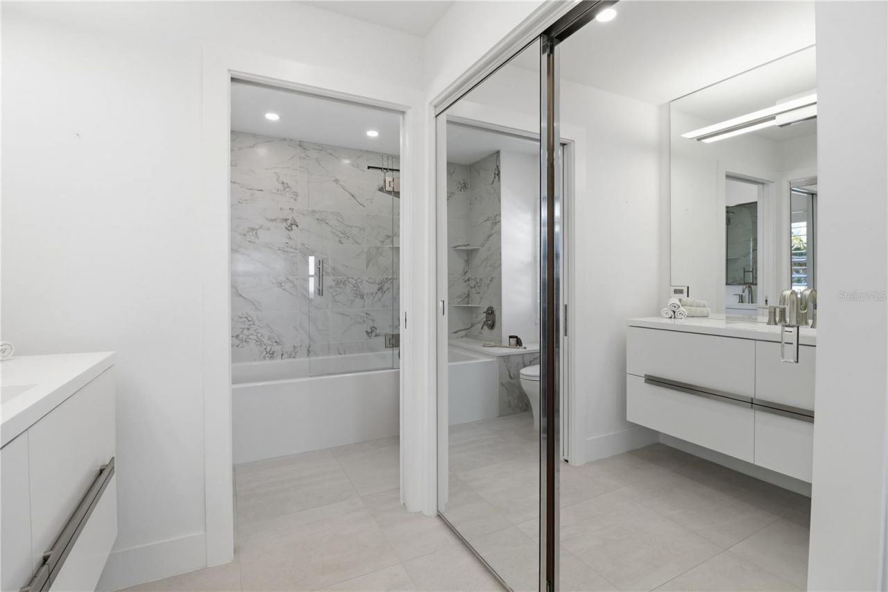 226 Golden Gate Point, Unit 34, Sarasota, FL 34236 Photo