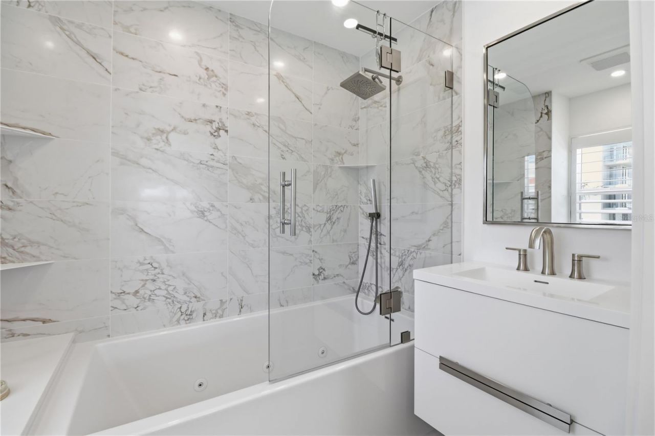 226 Golden Gate Point, Unit 34, Sarasota, FL 34236 Photo