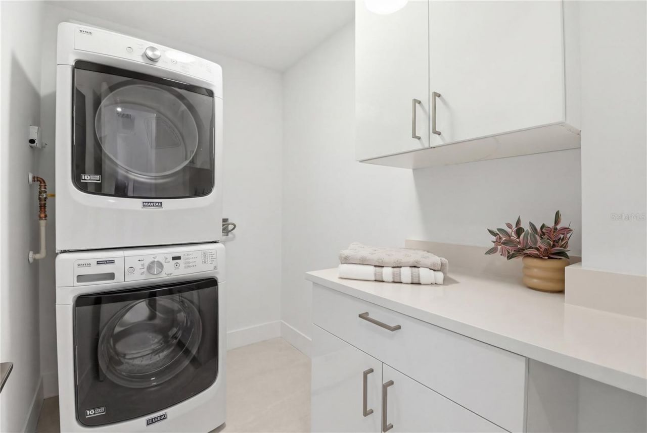 226 Golden Gate Point, Unit 34, Sarasota, FL 34236 Photo