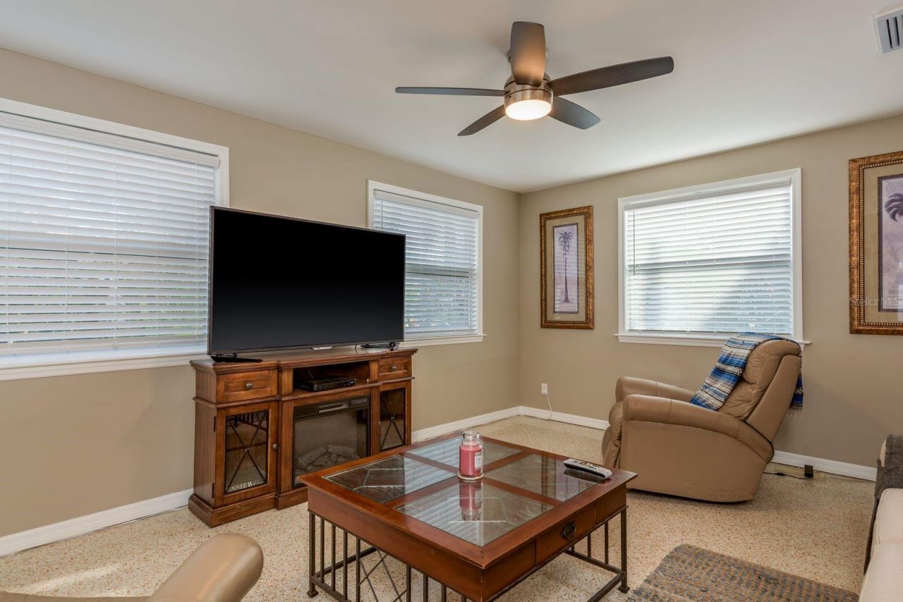 6377 13th Avenue N, Saint Petersburg, FL 33710 Photo