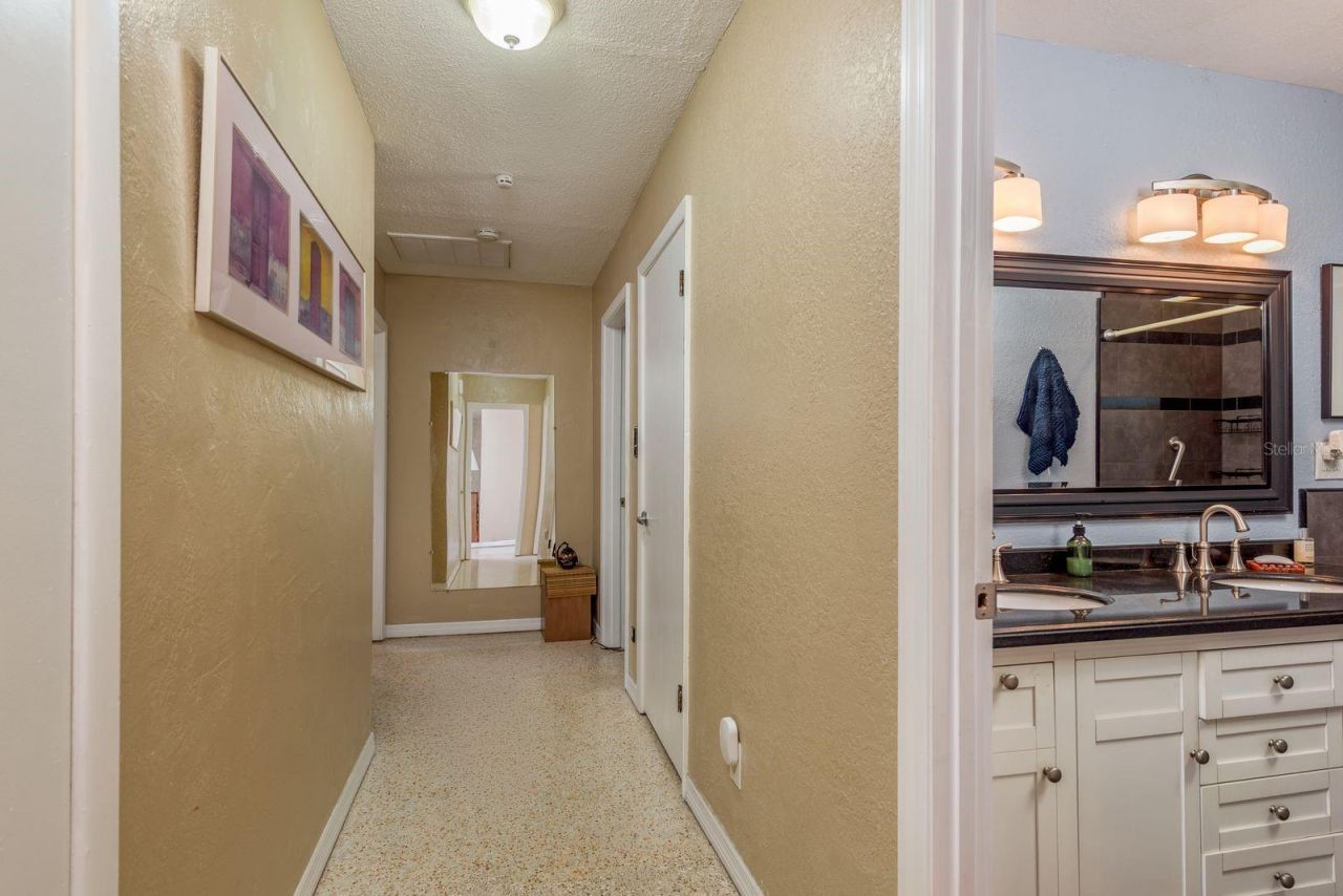 6377 13th Avenue N, Saint Petersburg, FL 33710 Photo