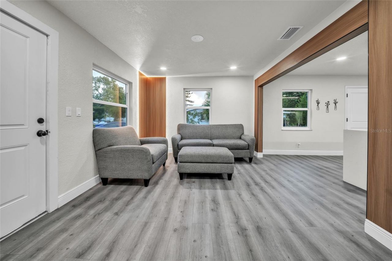 5418 6th Avenue S, Saint Petersburg, FL 33707 Photo