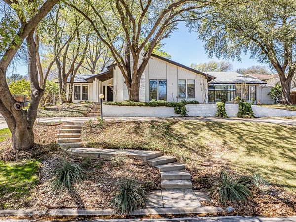 18 Crosslands Road, Benbrook, TX 76132