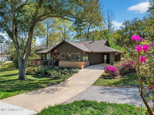 9936 Ana Hulu Street, Diamondhead, MS 39525