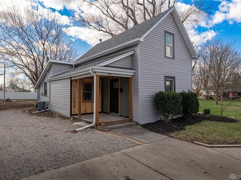 404 W 1st Street, Arcanum, OH 45304 Photo 2