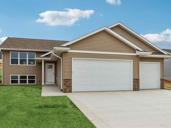189 Karen Drive, Williamsburg, IA 52361