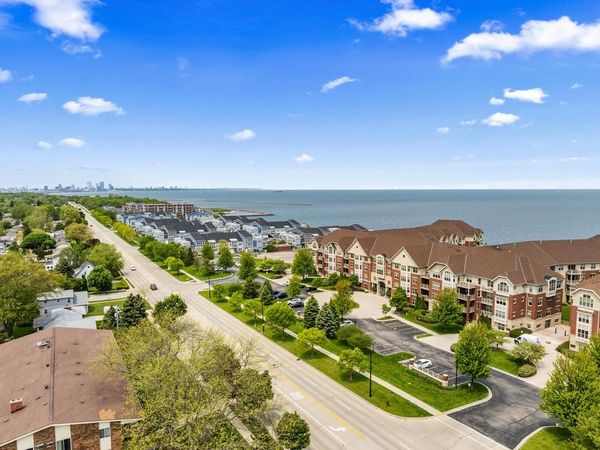 4100 S Lake DRIVE, Unit 301, Saint Francis, WI 53235