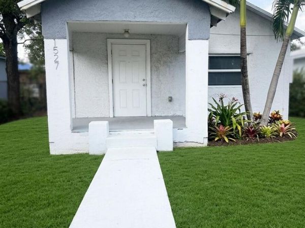1527 NW 63rd Street, Miami, FL 33147