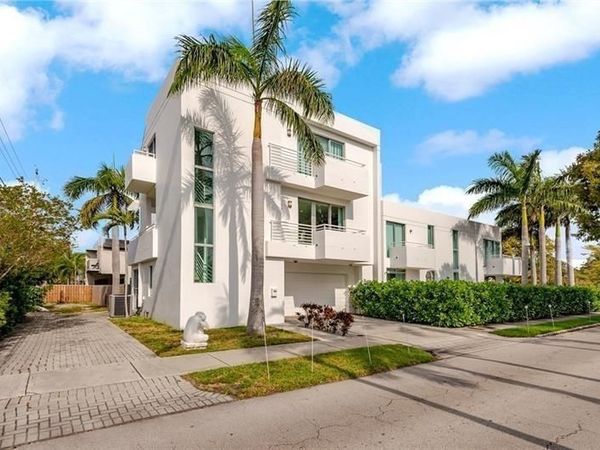561 NE 15th Avenue, Fort Lauderdale, FL 33301