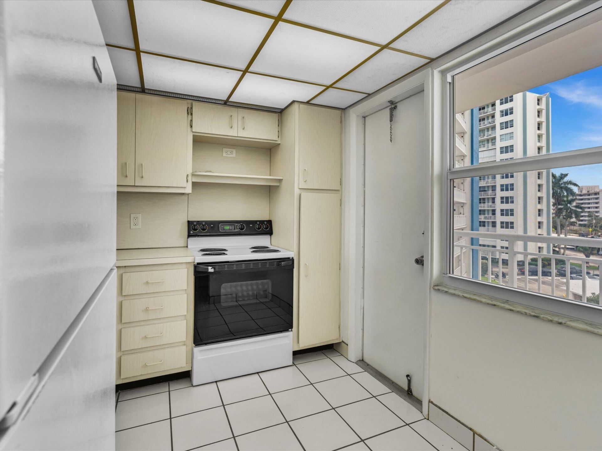 301 N Ocean Boulevard, Unit 407, Pompano Beach, FL 33062 Photo