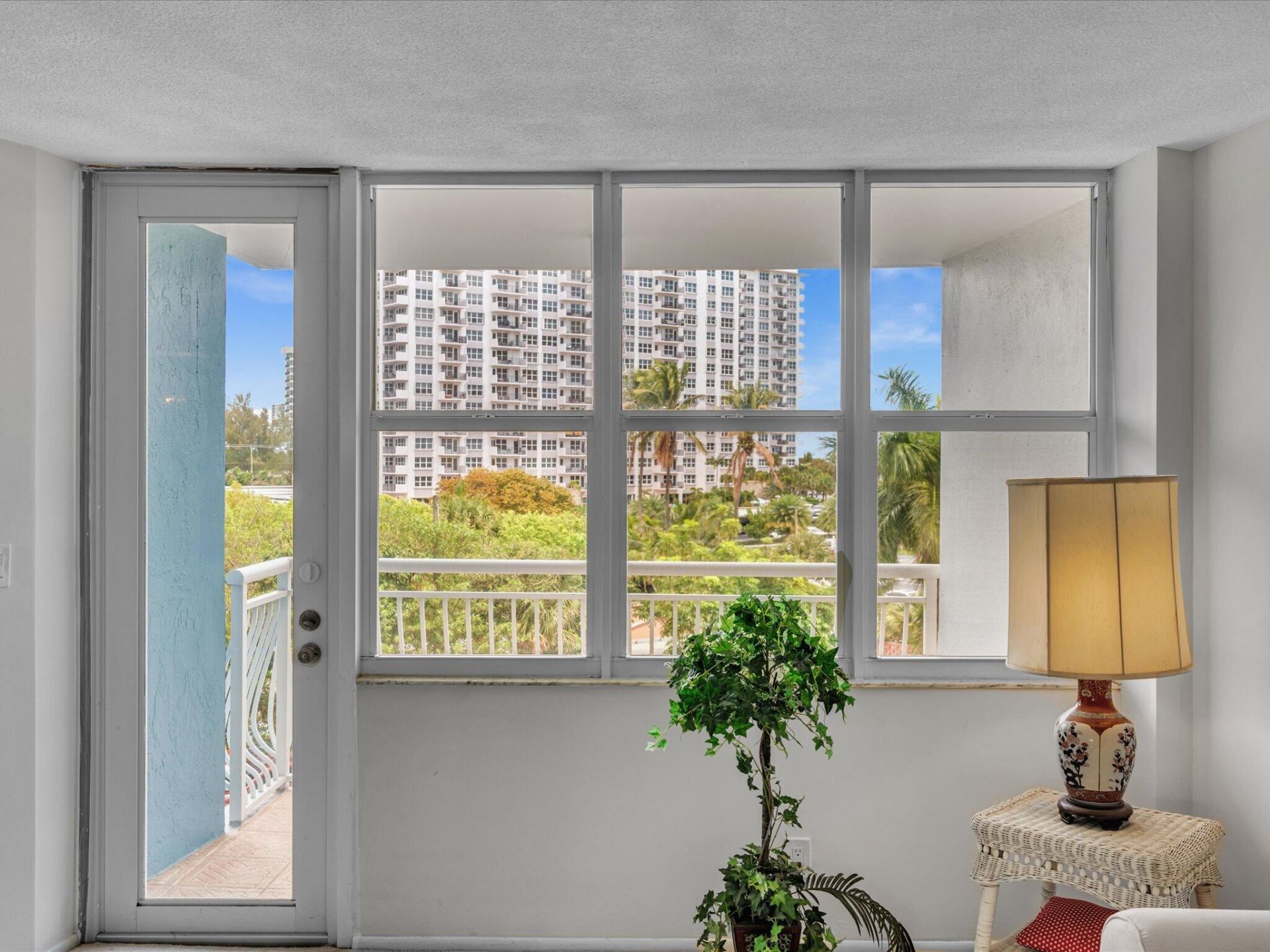 301 N Ocean Boulevard, Unit 407, Pompano Beach, FL 33062 Photo