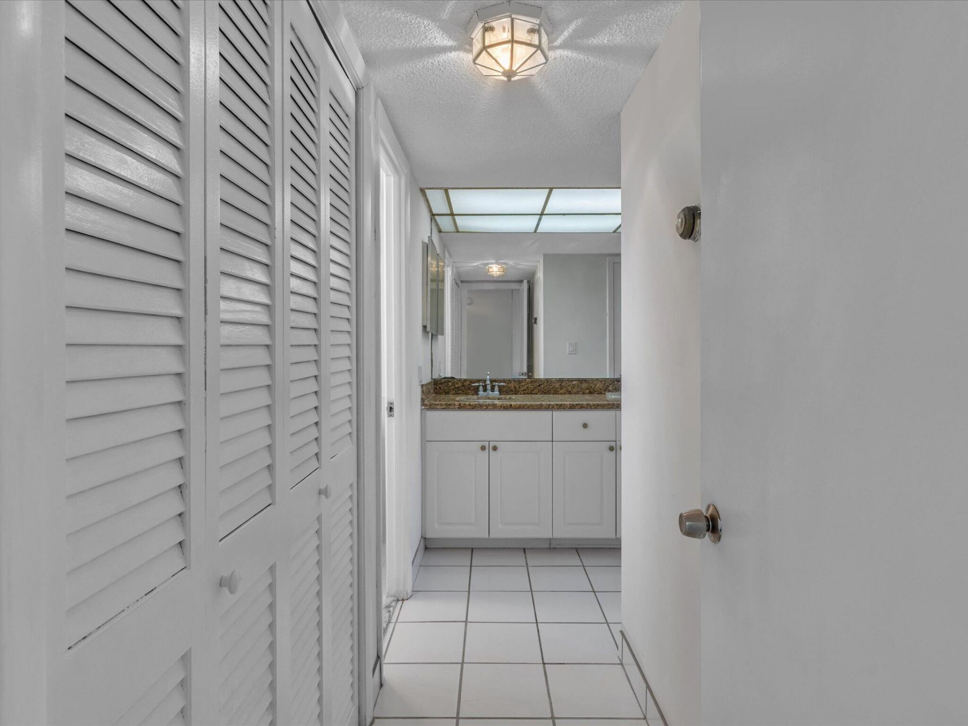 301 N Ocean Boulevard, Unit 407, Pompano Beach, FL 33062 Photo