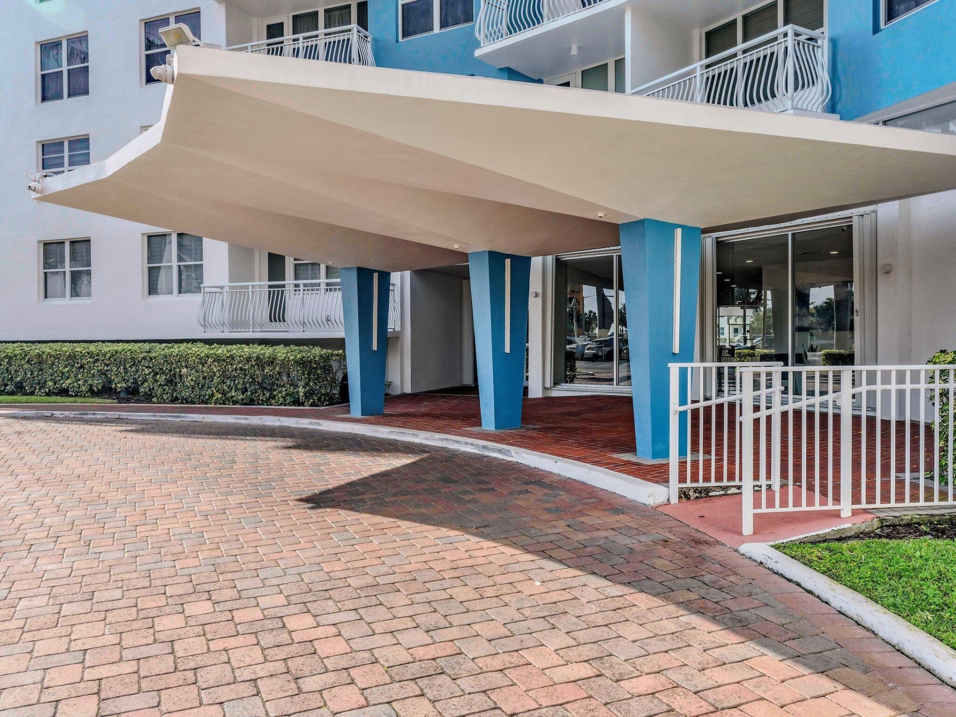 301 N Ocean Boulevard, Unit 407, Pompano Beach, FL 33062 Photo