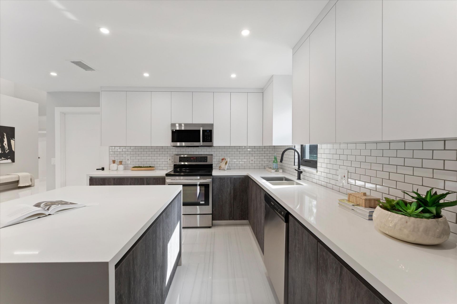 4951 SW 94th Way, Cooper City, FL 33328 Photo