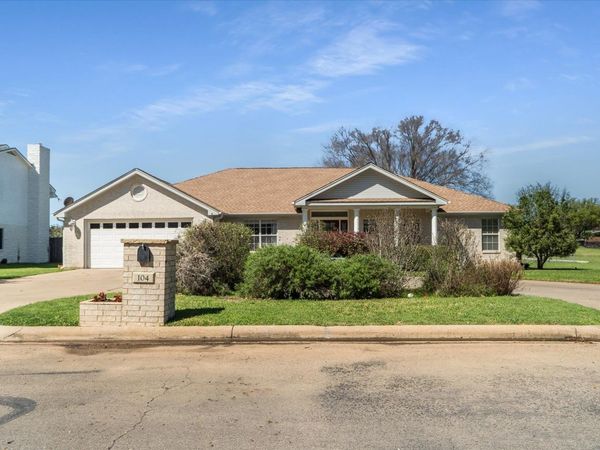 104 Firestone PL , Meadowlakes, TX 78654