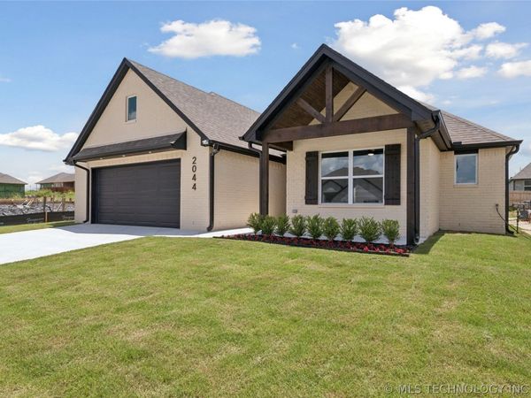 2044 E 129th Place S, Jenks, OK 74037