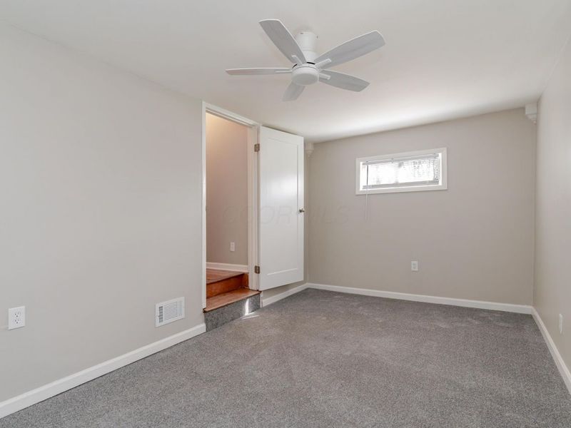 816 E Melrose Avenue , Columbus, OH 43224 Photo 21