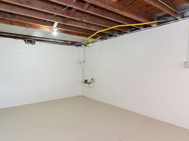 816 E Melrose Avenue , Columbus, OH 43224 Photo 22