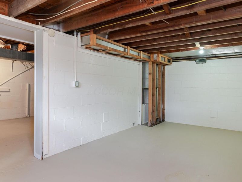 816 E Melrose Avenue , Columbus, OH 43224 Photo 23