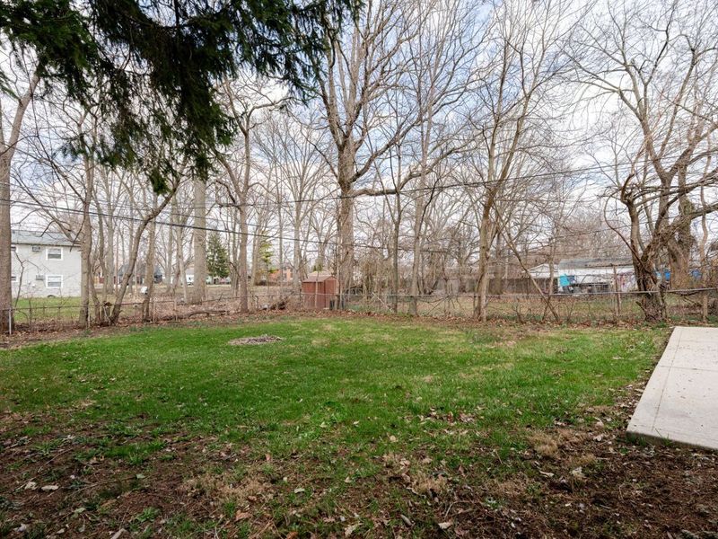 816 E Melrose Avenue , Columbus, OH 43224 Photo 28