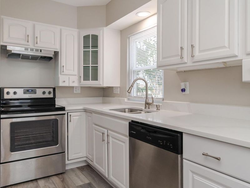 816 E Melrose Avenue , Columbus, OH 43224 Photo 8