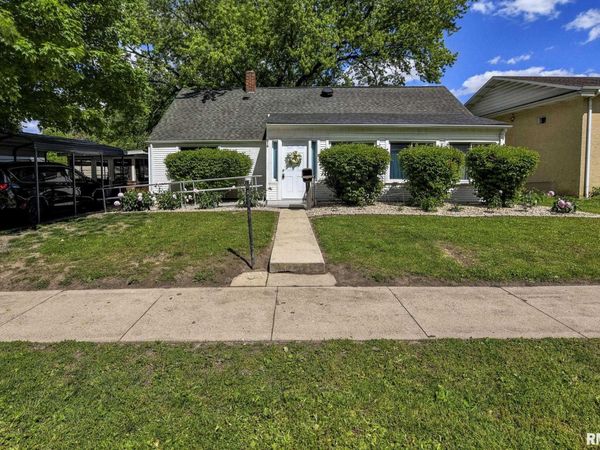 316 N PUTNAM Street, Moweaqua, IL 62550